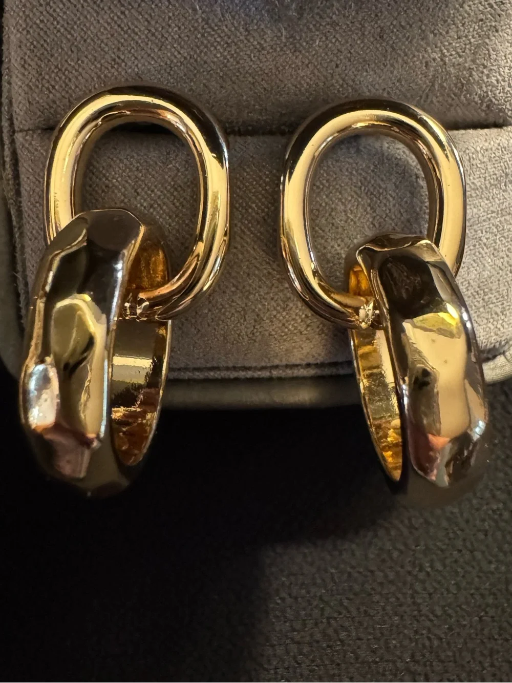 Chunky Gold Tone Interlocking Ring Statement Earrings - 18.12g
